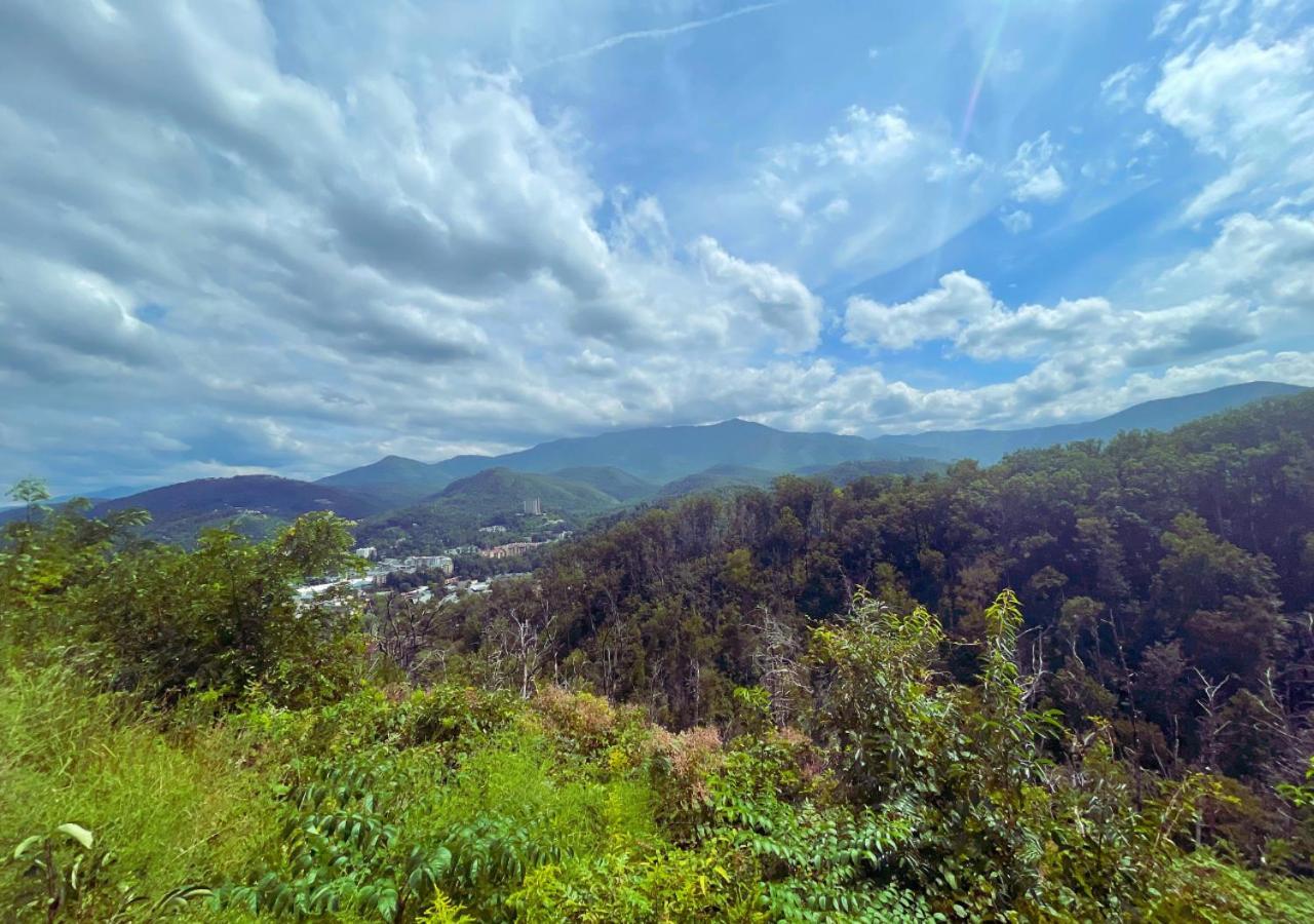 Relaxing Condo On The River - New Air Hockey Table Pigeon Forge Exterior photo